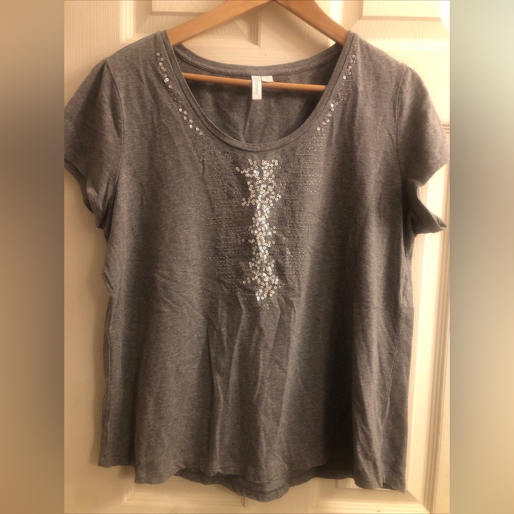 Sparkle Tshirt.  Everyone deserves to sparkle! SZ- xL  Grey top. New. Never worn